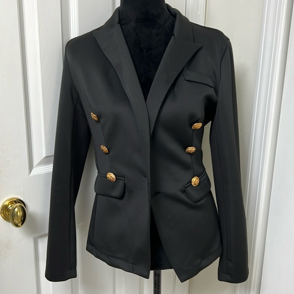 Basic Black Blazer With metal buttons - Picture 2 of 9